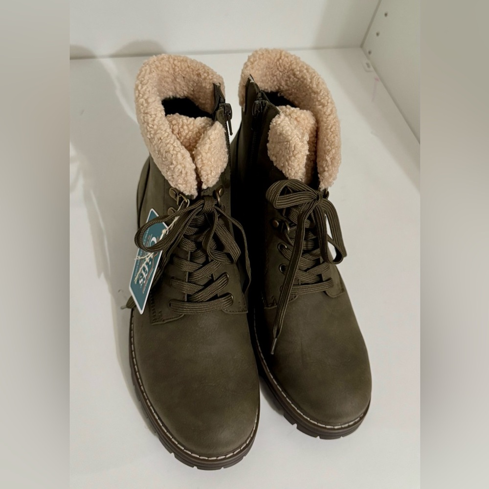 Cliffs by White Mountain Women’s Miles Olive Green Lace-Up Boots w Faux Fur Sz11